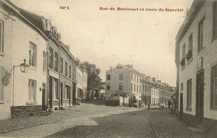 1907 : Rue de Barisart. A gauche, l’amorce de la rue Jean-Philippe de Limbourg