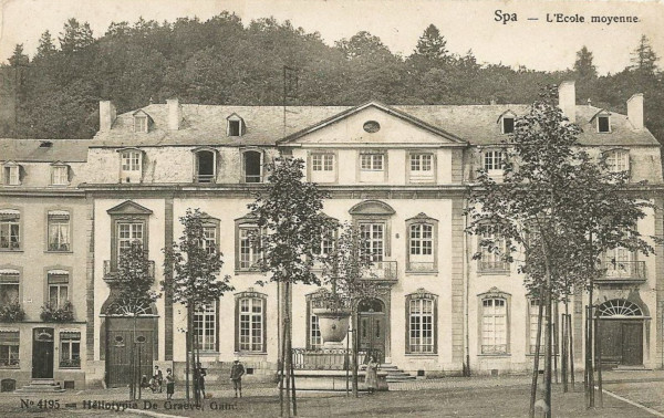 Carte postale : 1900 : L’Ecole moyenne de Spa