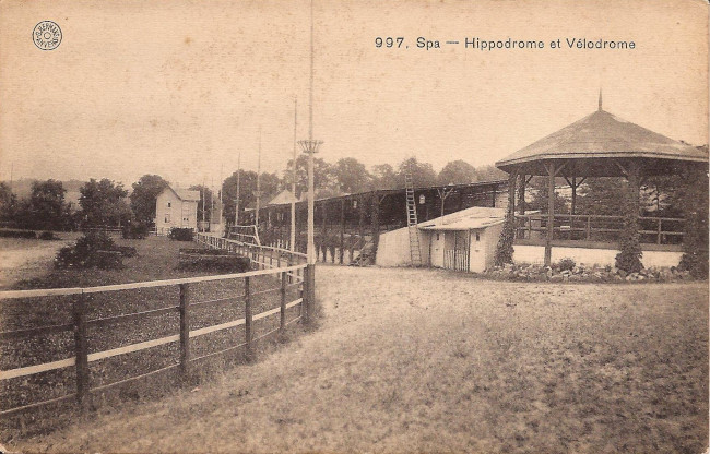 Carte postale : 1900 : le vélodrome et hippodrome du Champ des Sports